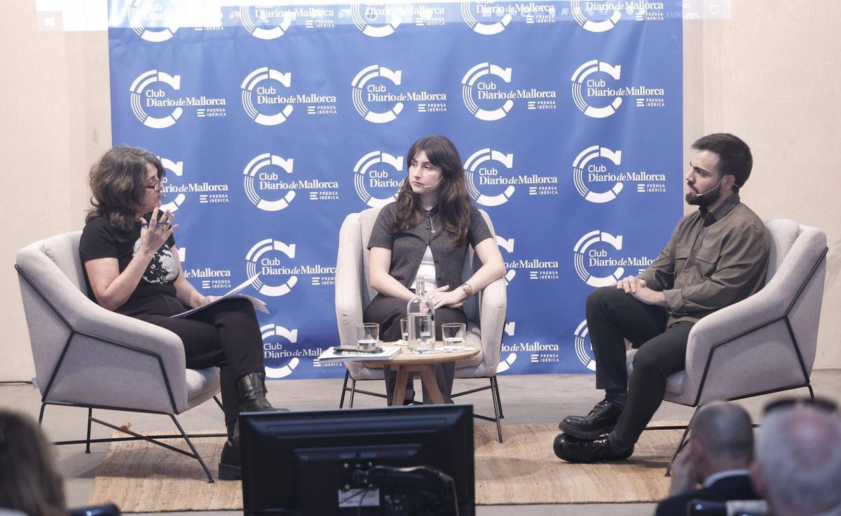 Marisa Goñi, directora de Diario de Mallorca, Celia Hernando y Álvaro Merino, analistas de ‘El Orden Munidial’.