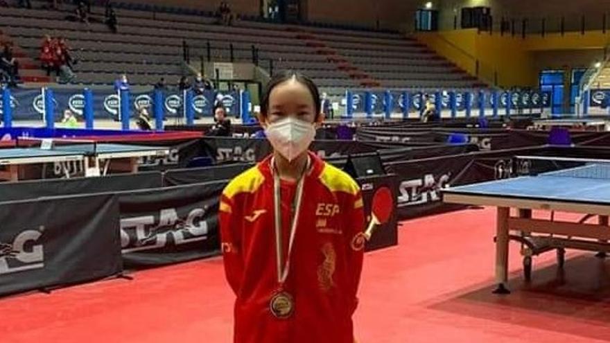 Jiaqi Guo Chen, con la medalla de bronce