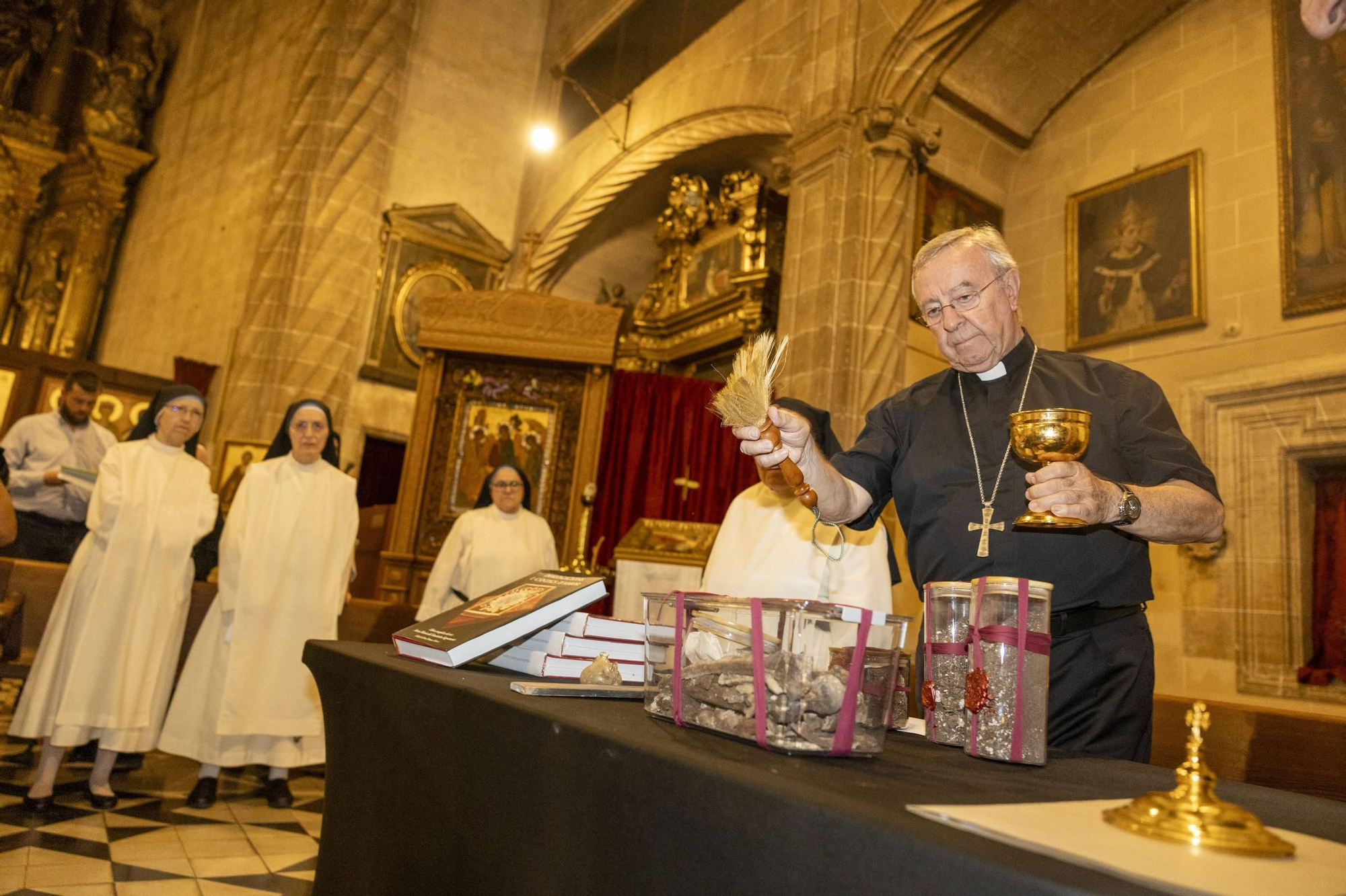 Trasladan los restos de sor Anna Maria del Santísimo Sacramento a la iglesia de Santa Catalina de Siena en Palma