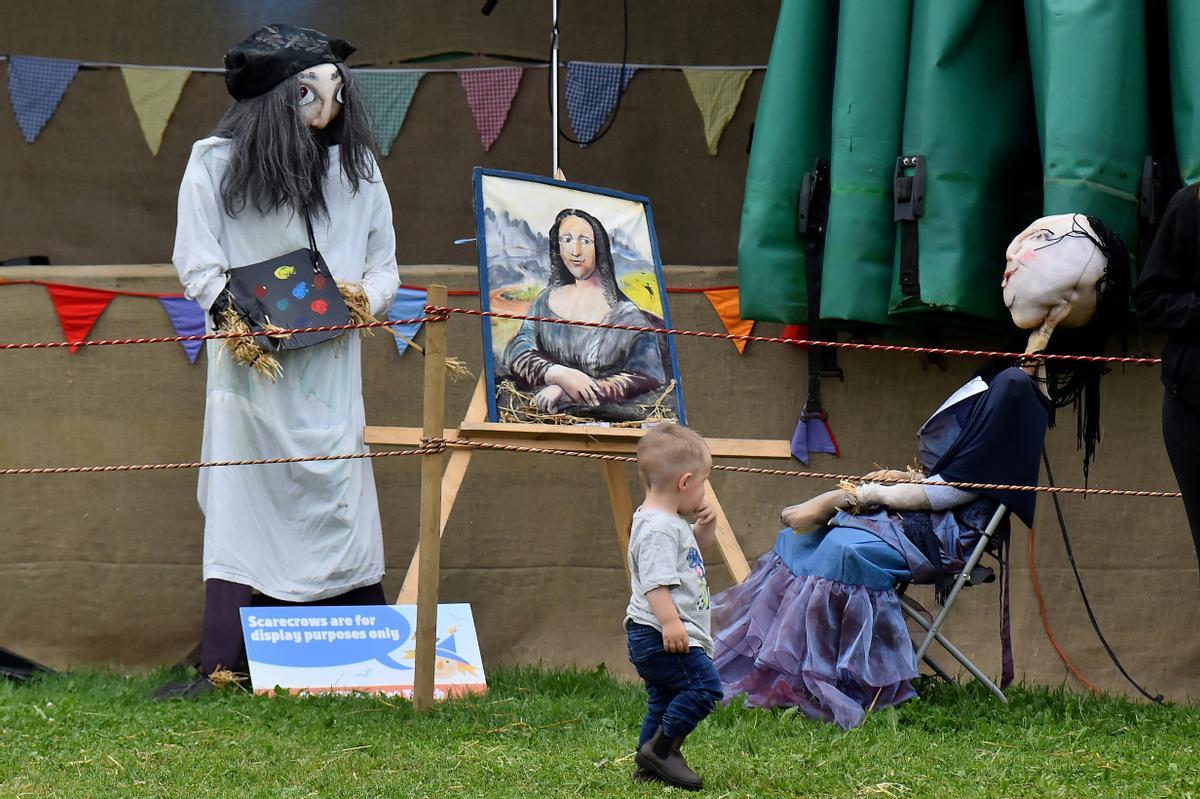 Mil y un espantapájaros en el festival de Durrow (Irlanda)