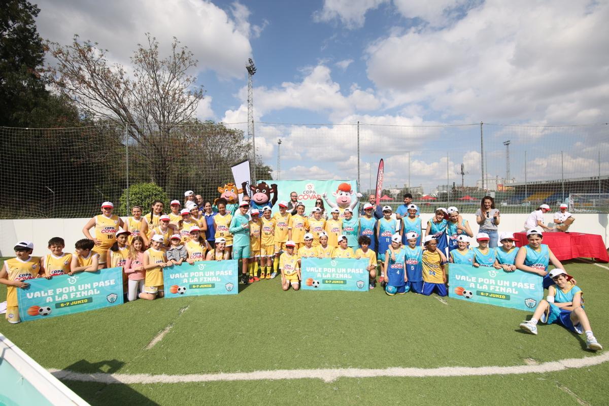 Equipos ganadores de la 13ª edición de la Copa COVAP en San Juan de Aznalfarache.