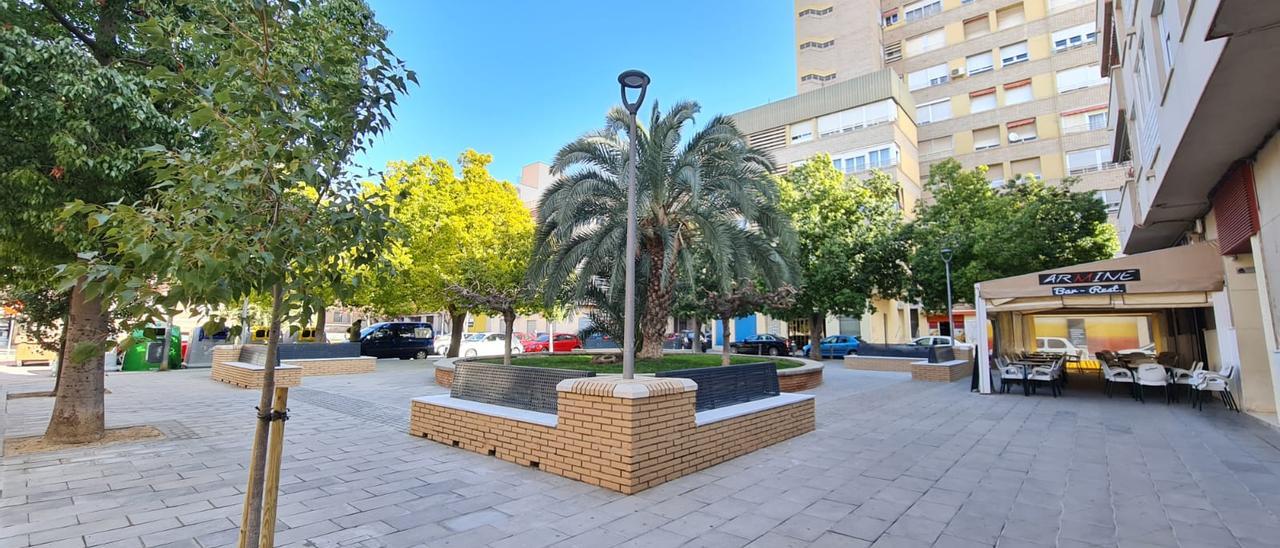 La imagen actual de la Plaza del Donante de Elda tras las obras de mejora.