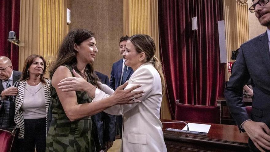 El PP claudica ante Vox y acepta todas sus exigencias para sacar adelante los Presupuestos