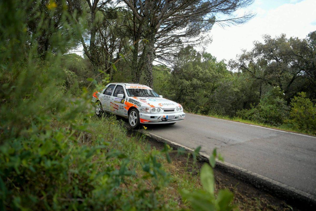 Cristóbal Palacios e Isaac López-Ibarra, en su Ford Sierra Cosworth 4×4.