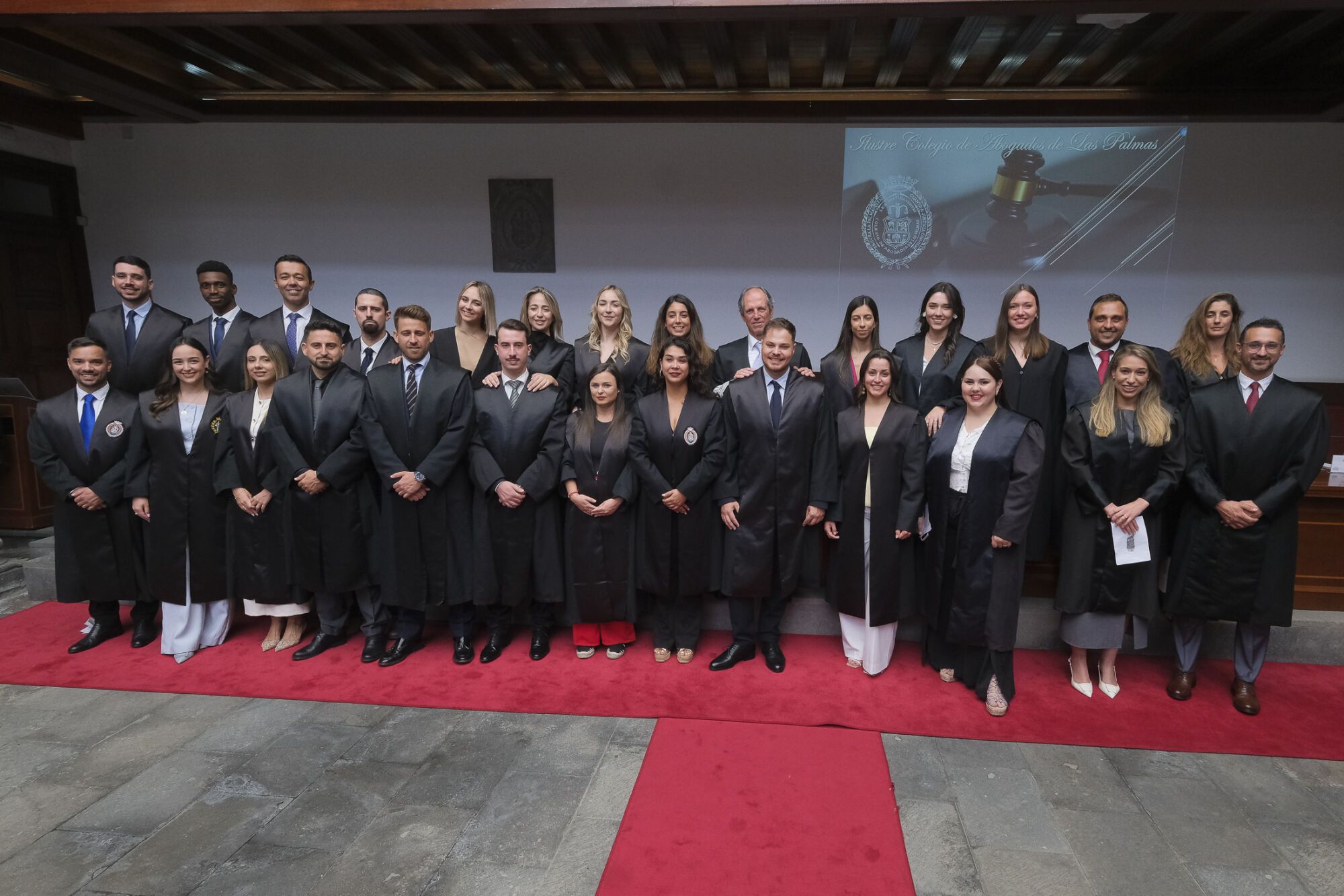 Jura de letrados y entrega de medallas al mérito profesional