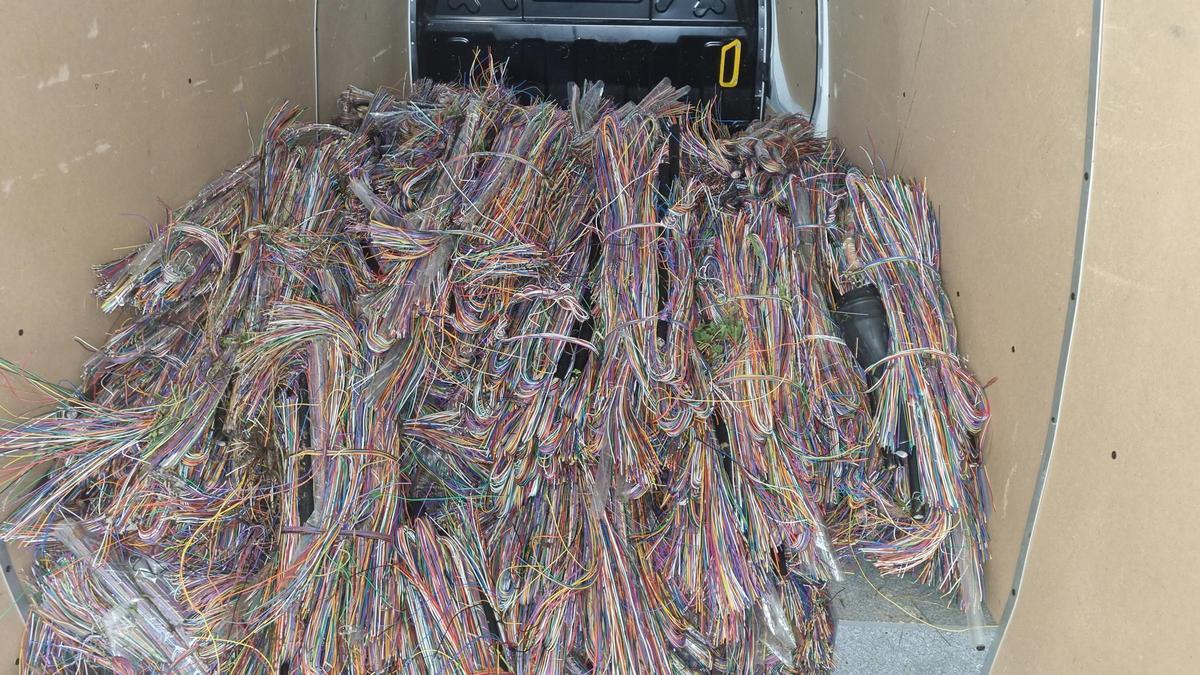Cable de coure robat recuperat per la Guàrdia Civil.