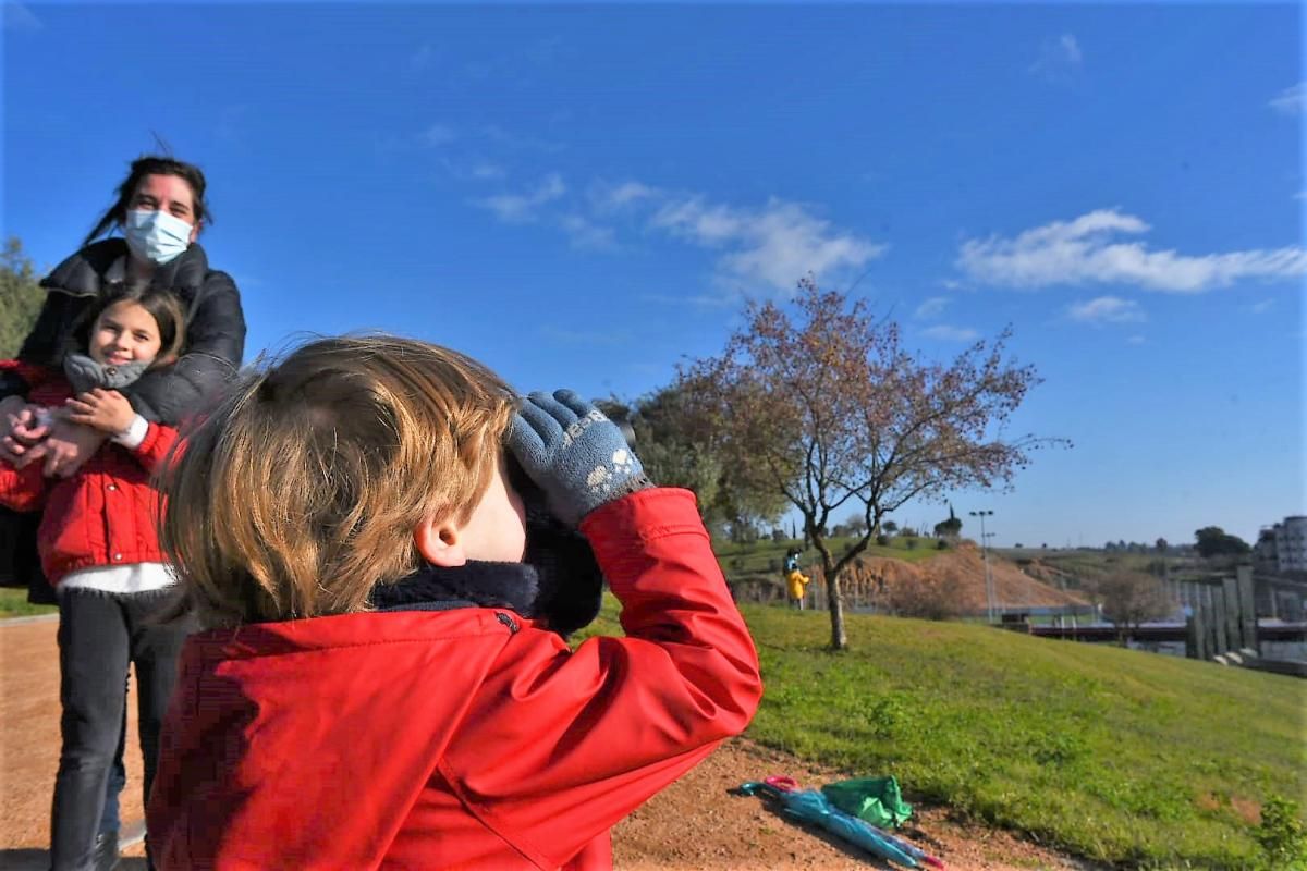 Los Reyes Magos surcan en globo el cielo de Córdoba