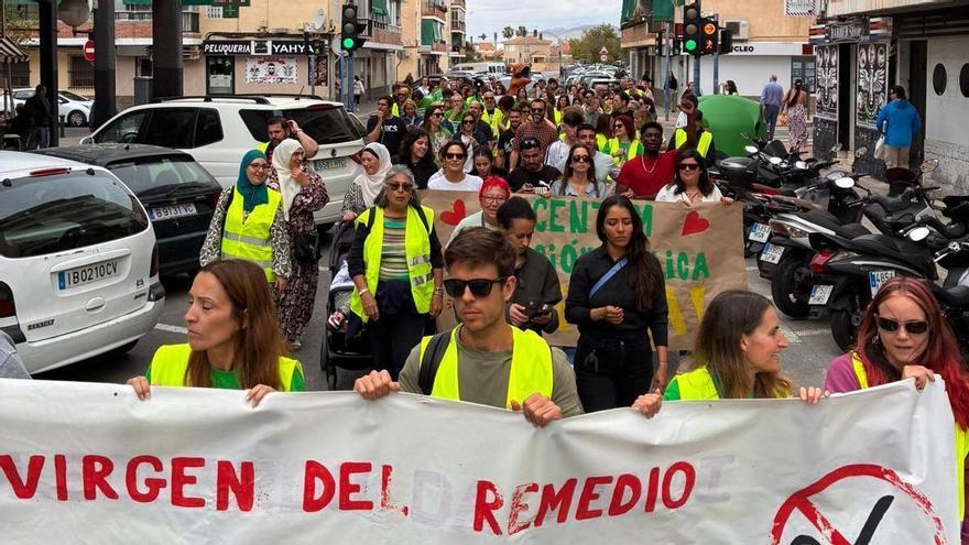 Una marea verde de profesores de la Zona Norte de Alicante se anticipa a la huelga