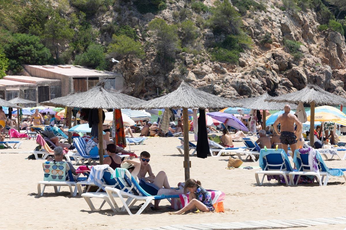 Verano en sa Cala: un mar de dudas para los hosteleros