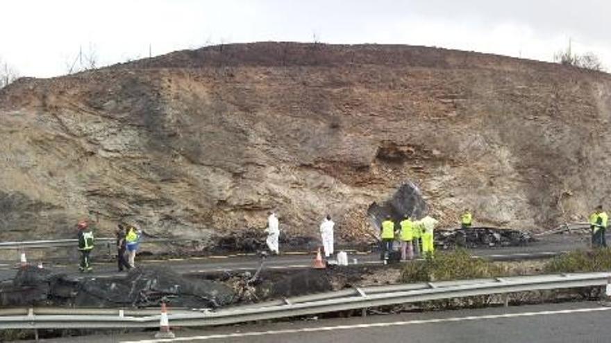 Muere tras explotar el camión de gas natural que conducía