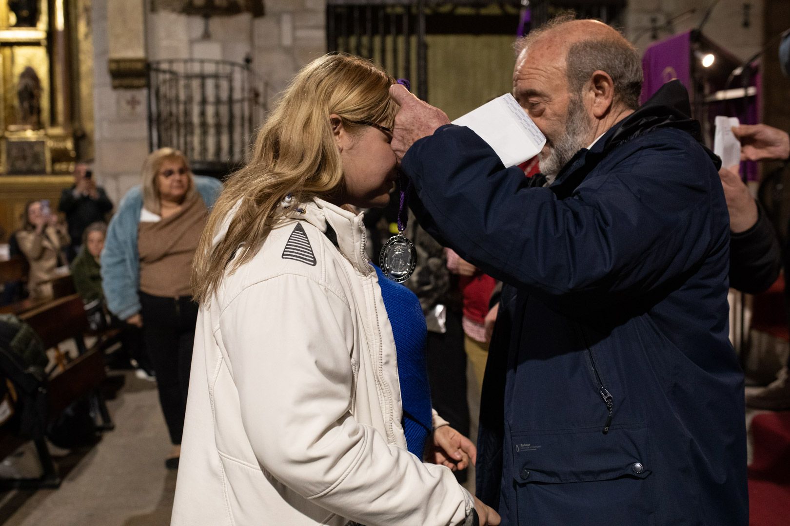 GALERIA | Entrada de nuevos hermanos en la cofradía de Jesús Nazareno