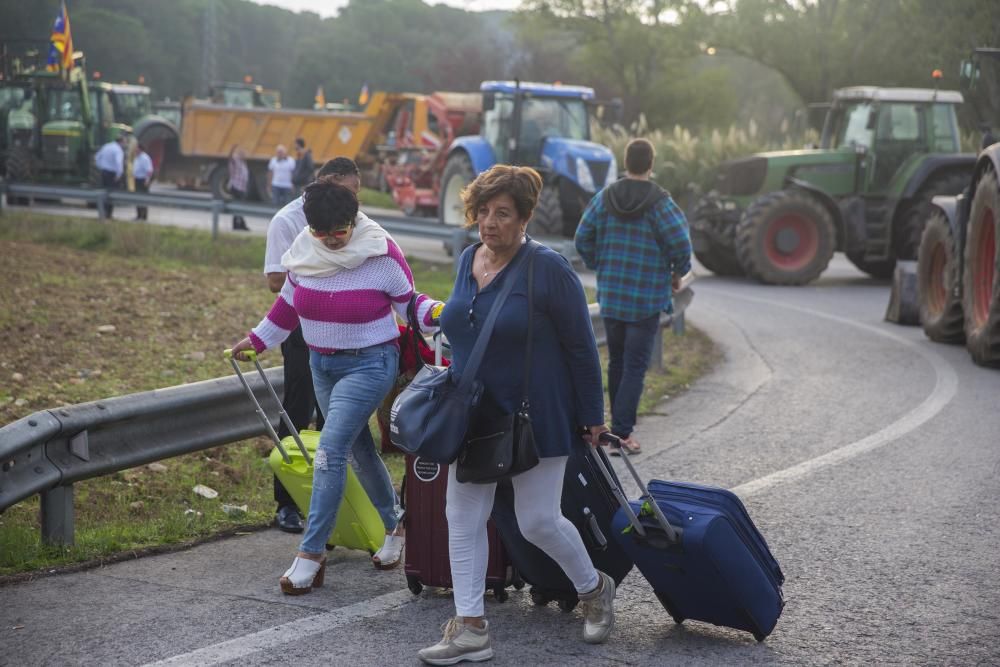 Tallen els accessos a l'aeroport de Girona