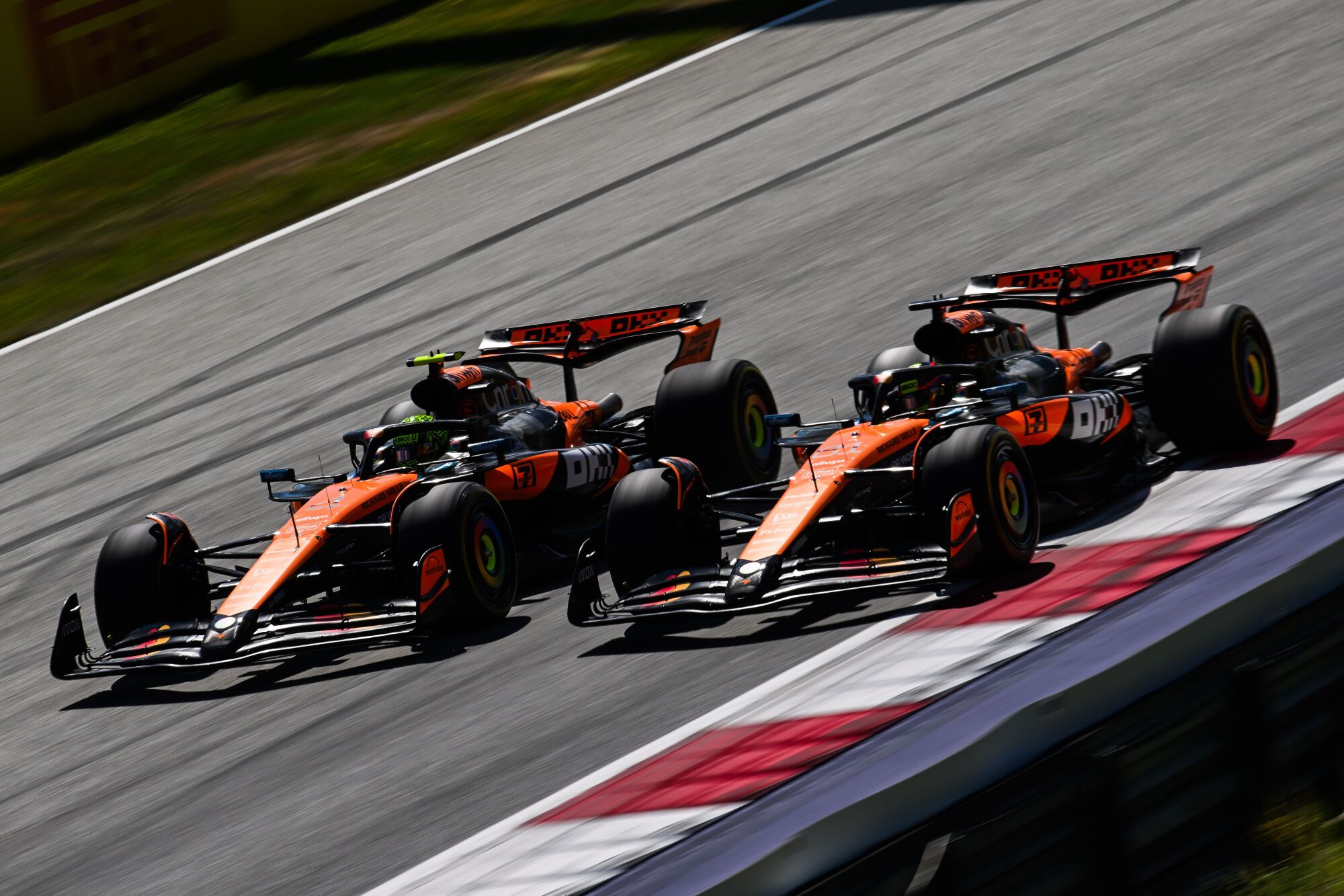04 NORRIS Lando (gbr), McLaren F1 Team MCL39, action and 81 PIASTRI Oscar (aus), McLaren F1 Team MCL39, action during the Formula 1 MSC Cruises Austrian Grand Prix 2025, 11th round of the 2025 FIA Formula One World Championship from June 27 to 29, 2025 on the Red Bull Ring, in Spielberg, Austria - Photo Alberto Vimercati / DPPI AFP7 29/06/2025 ONLY FOR USE IN SPAIN. ALBERTO VIMERCATI / DPPI / AFP7 / Europa Press;AUTRICHE;f1;formula 1;FORMULE 1;Motorsport;SPIELBERG;Sport;F1 - AUSTRIAN GRAND PRIX 2025;