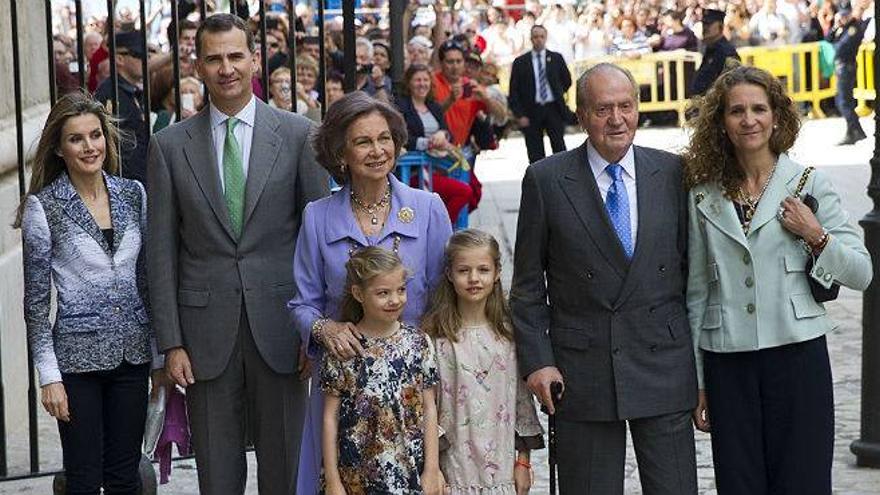 Juan Carlos reaparece en la foto del Domingo de Pascua de la familia real