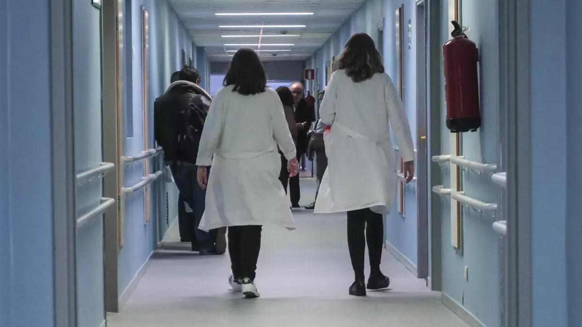 Imagen de un pasillo en el hospital San Pedro de Alcántara en Cáceres.