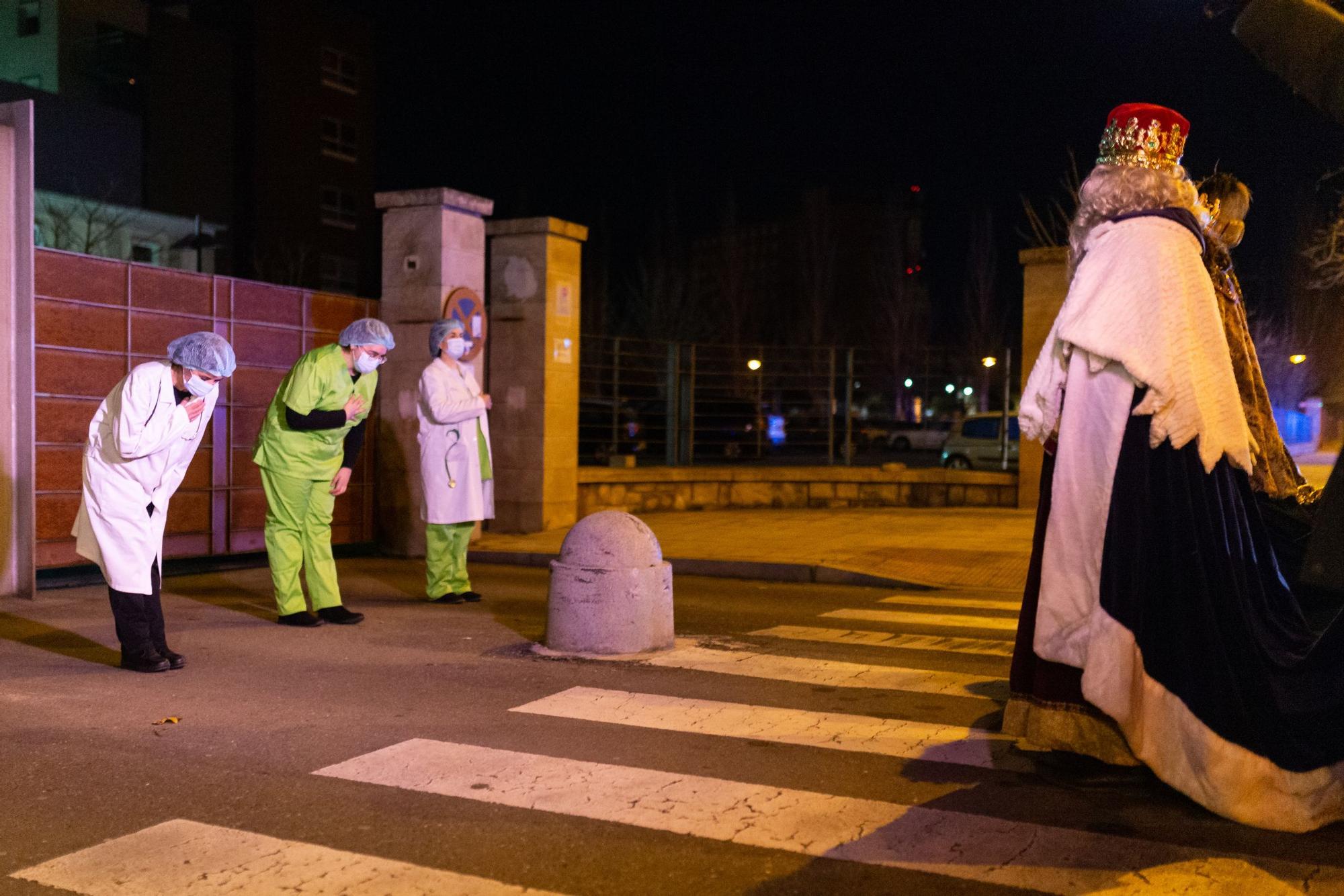 GALERÍA | Así fue la llegada anticovid de los Reyes Magos a Zamora, sin cabalgata y sin niños, pero con la misma ilusión