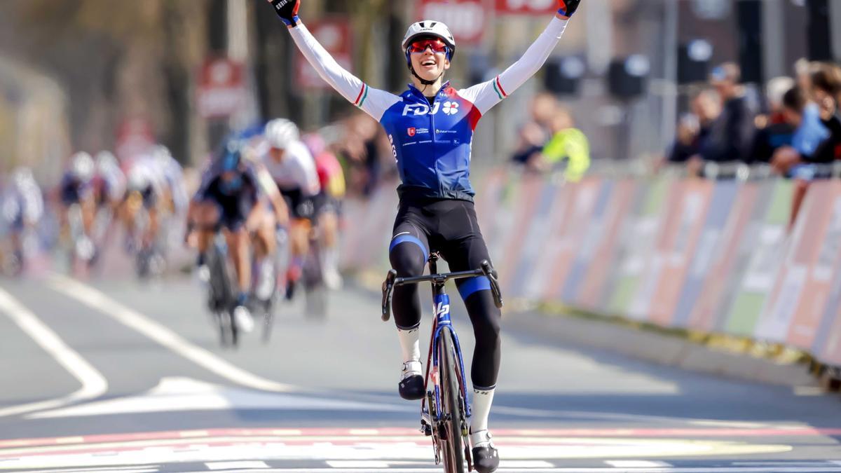La italiana Marta Cavalli sorprende en la Amstel Gold Race