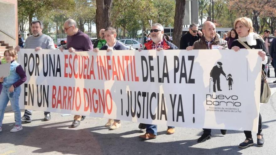 Movilización por &quot;una escuela infantil digna&quot; y para que desaparezca &quot;el solar de la vergüenza&quot;