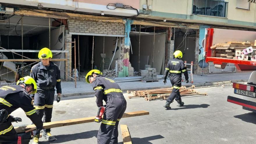 La aparición de grietas obliga a desalojar durante horas dos bloques de viviendas del Port de Sagunt