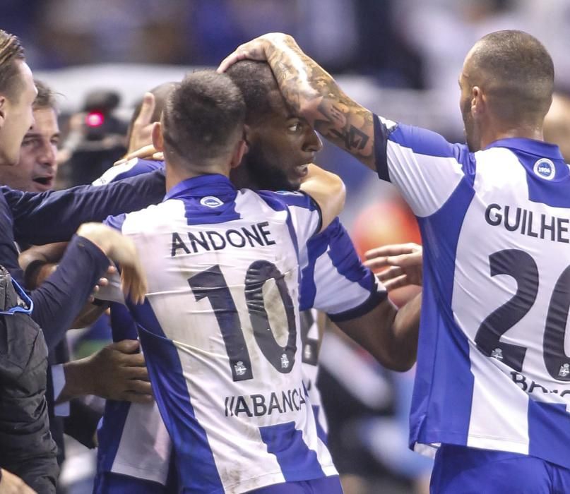 Babel y Riazor explotan con su gol