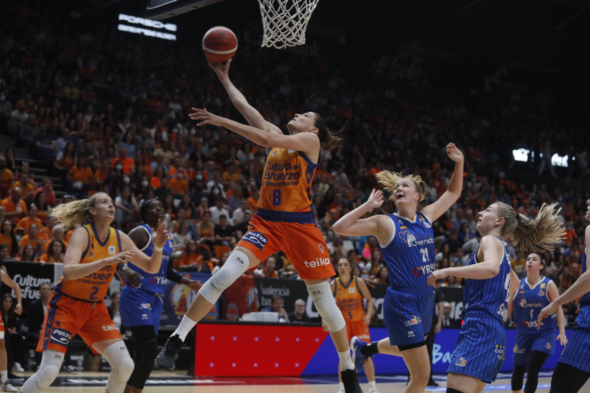 Adiós a la Liga entre aplausos para el Valencia Basket