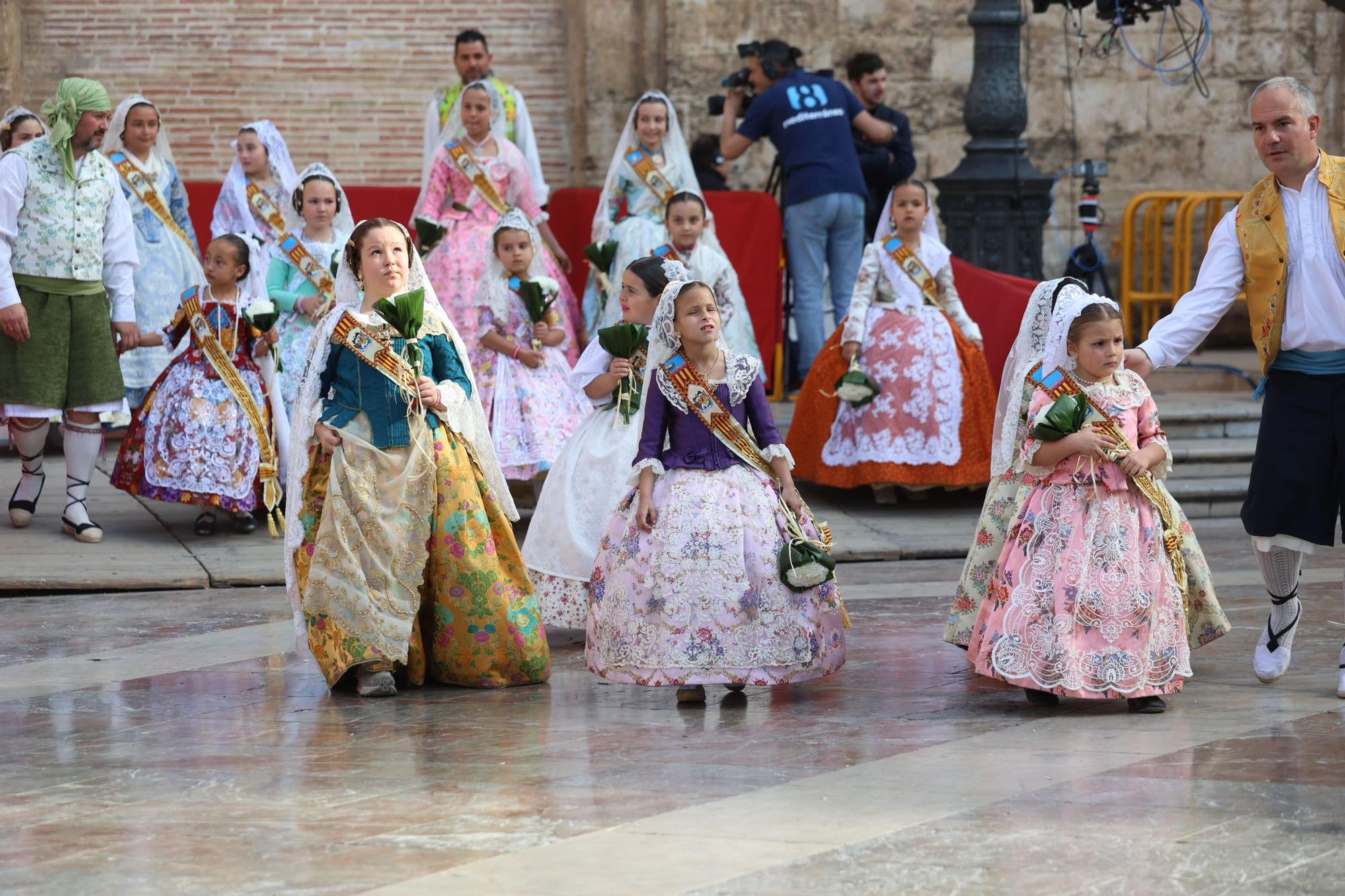 Búscate en el primer de la Ofrenda en la calle de la Paz hasta las 17 horas