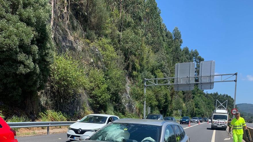 Un choque en la Autovía do Morrazo deja 11 heridos leves y largas retenciones