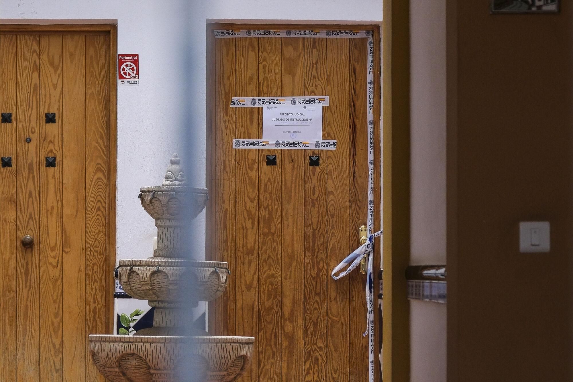 Hallan los cadáveres de una pareja en una vivienda de El Zardo