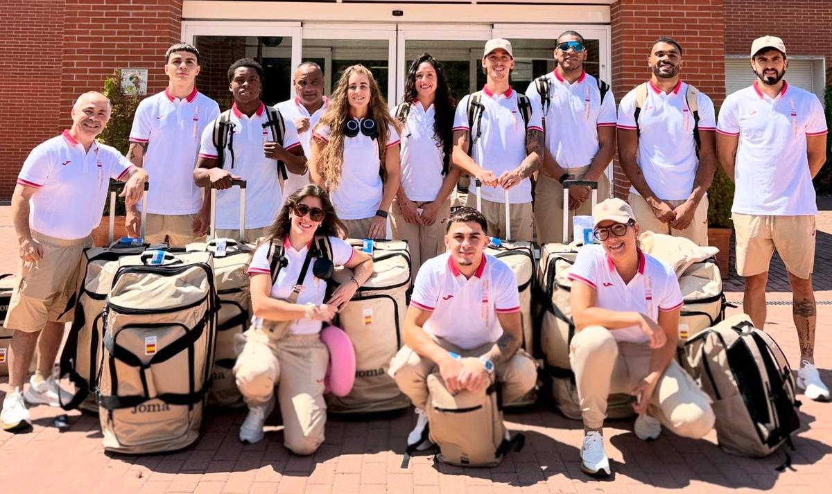Rafa Lozano Sr., primero izquierda de pie, y Rafa Lozano Jr., en el centro agachado, con la selección nacional.
