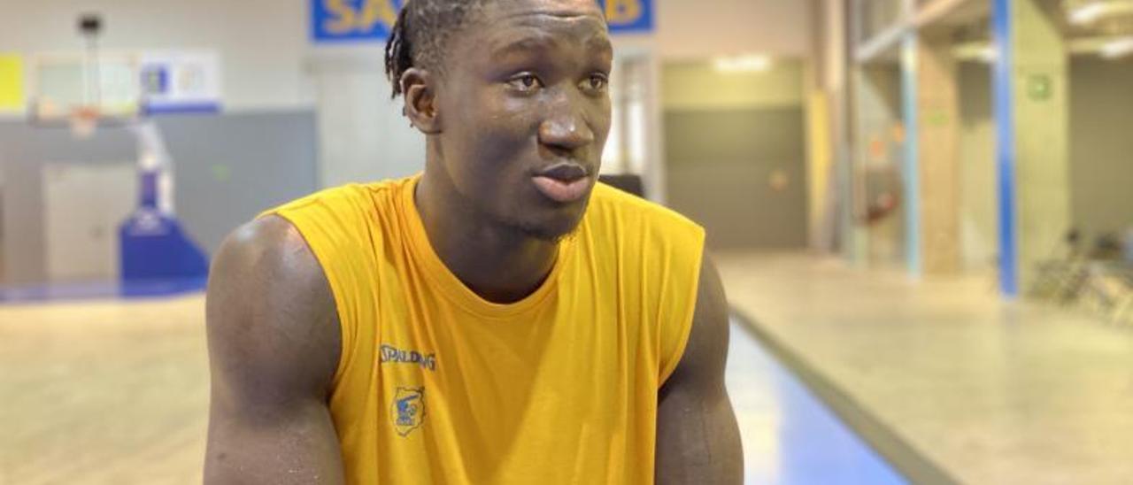 Khalifa Diop, ayer en la Sala Club del Gran Canaria Arena, en su primer día de pretemporada con el Granca 2022-23. | | LP/DLP