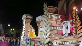 Guía revive el mítico encendido del pebetero de Barcelona 92 en su Cabalgata de Carrozas