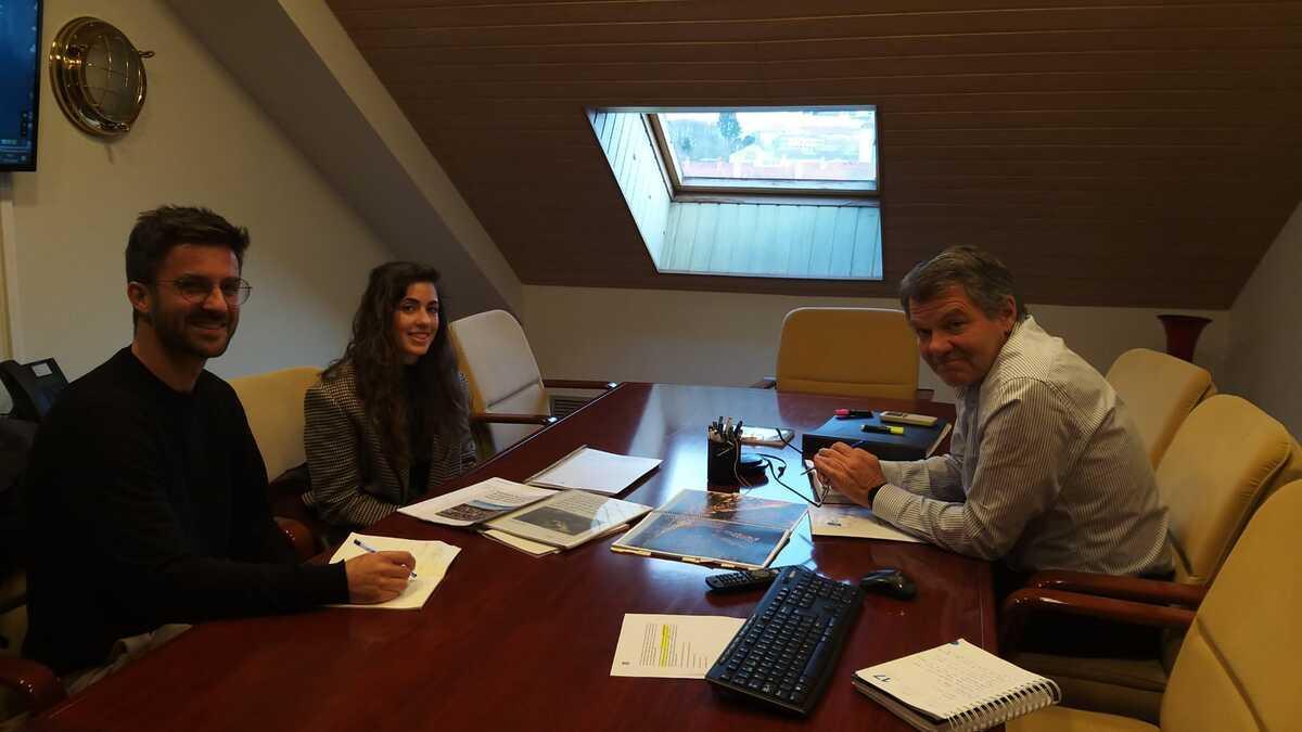 Equipo técnico de la Fundación RIA junto al presidente de Portos de Galicia