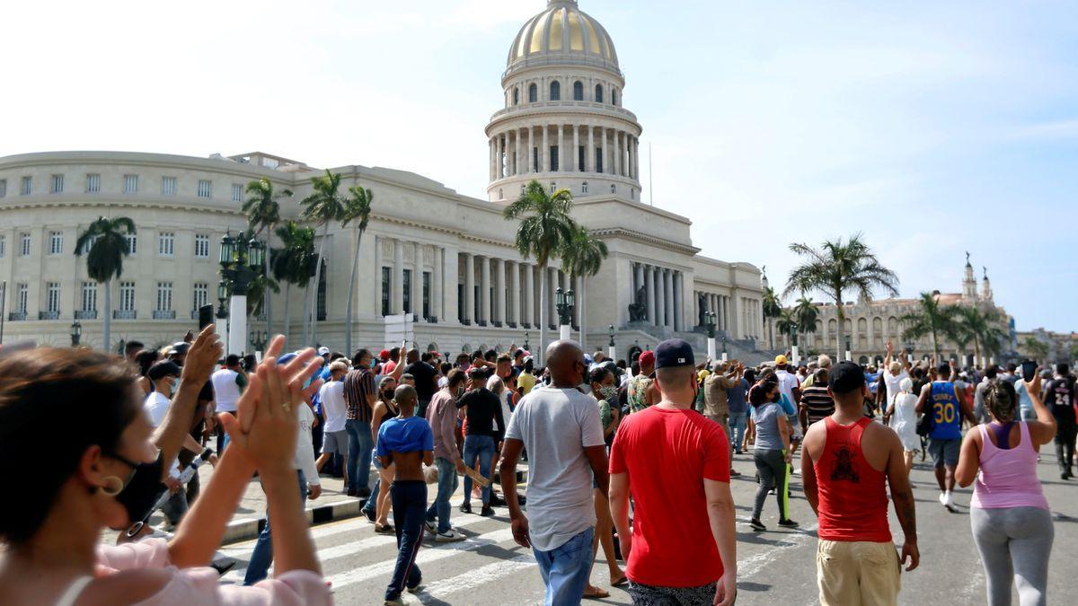 Dures condemnes a Cuba per a 120 participants en l’esclat social de l’11-J