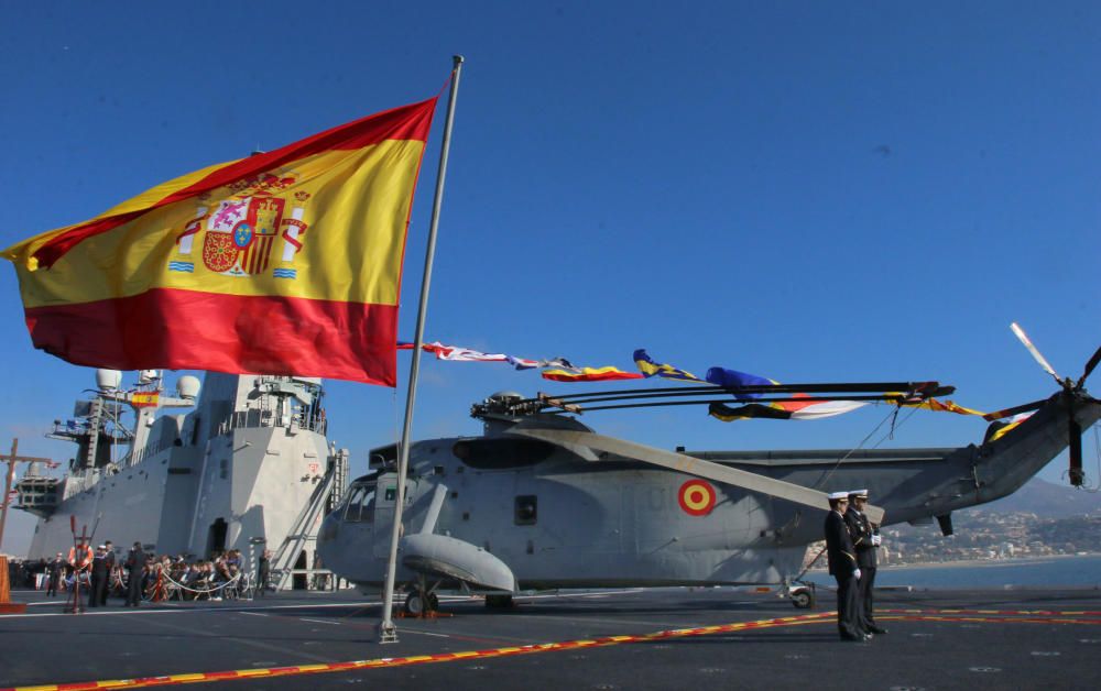 Jura de bandera civil en el portaviones Juan Carlo