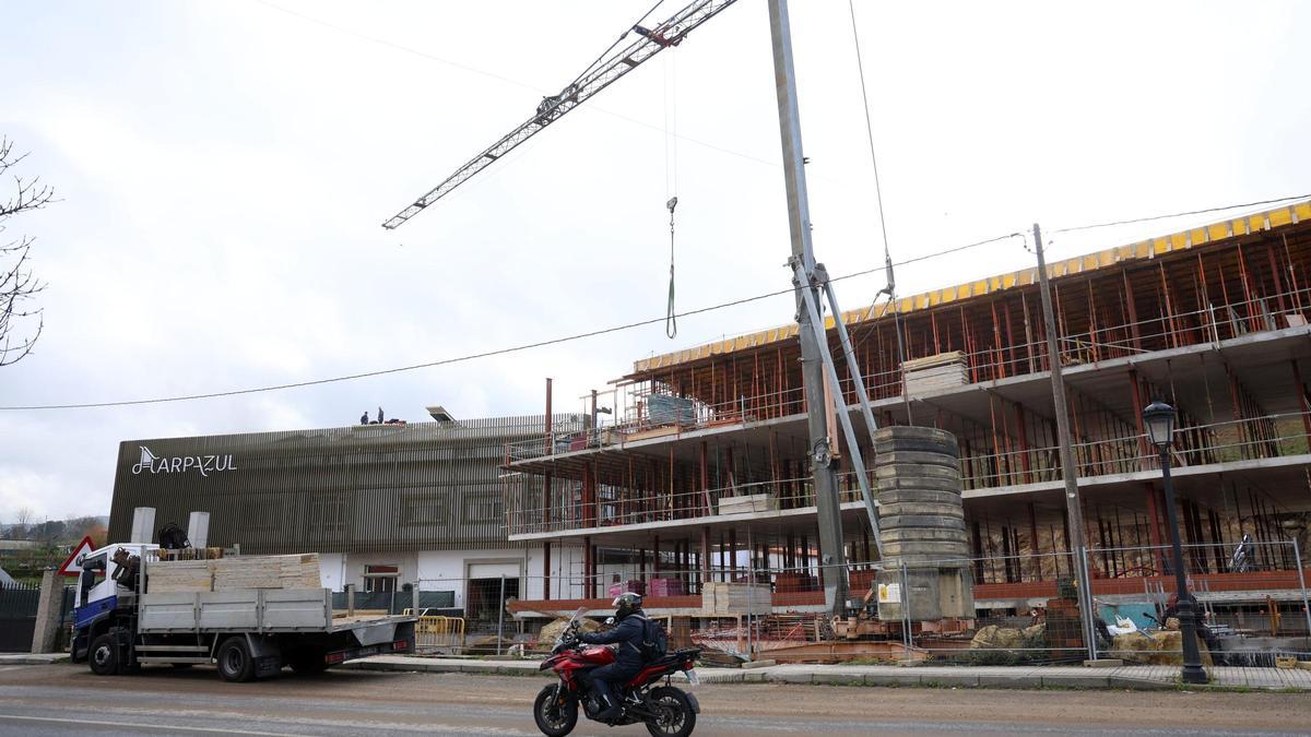 Las instalaciones originales y las que están en construcción.