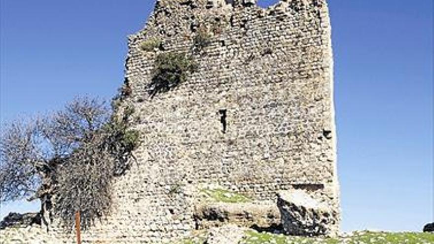 Polémica restauración del castillo de Matrera que salta al mundo