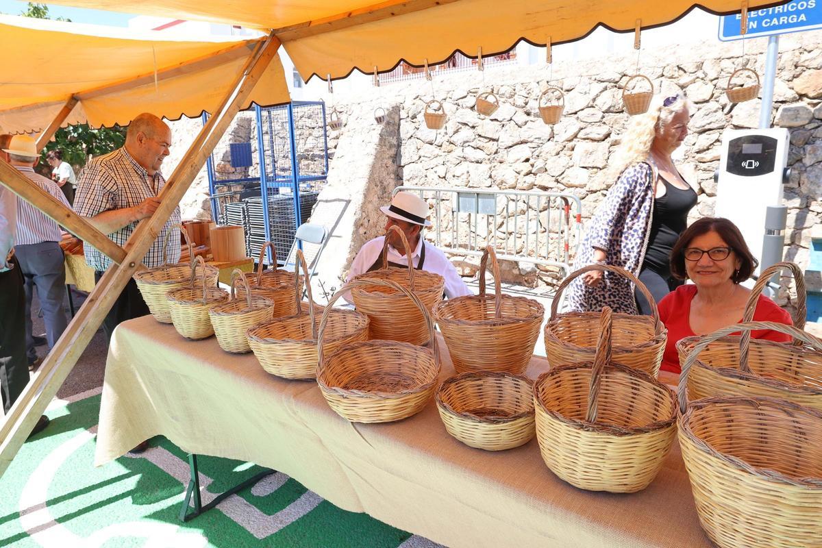 Fiestas Puig d'en Valls: coches antiguos, exposición de plantas y artesanía