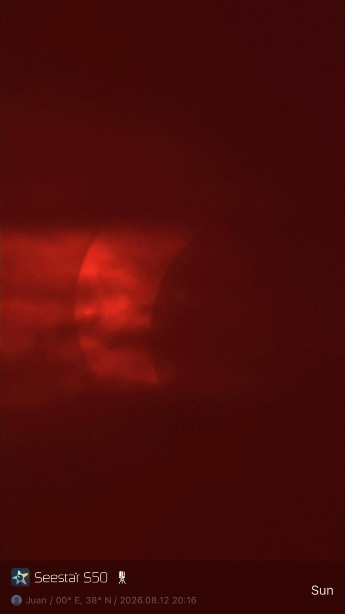 Un eclipse celestial: así se vio desde la torre de la iglesia gótica de Sant Bertomeu de Xàbia