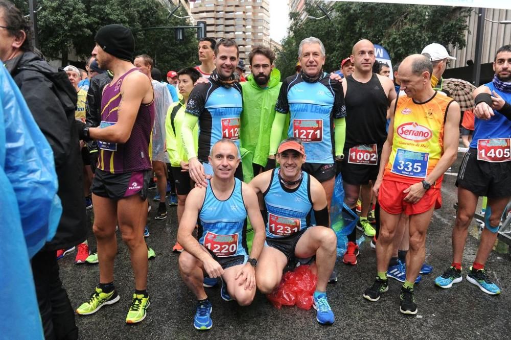 Ambiente y salida de la Maratón y Media Maratón de Murcia