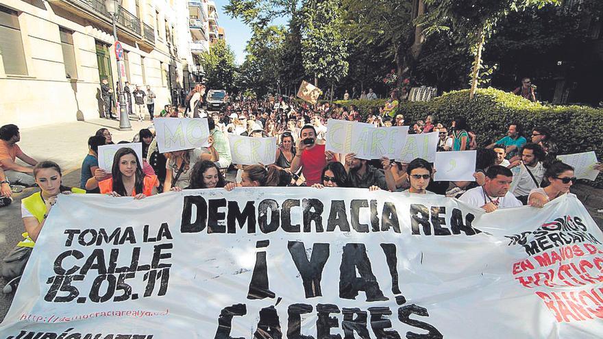 Manifestación del 15 de mayo de 2011 en Cáceres, a la que asistieron unas 1.500 personas.