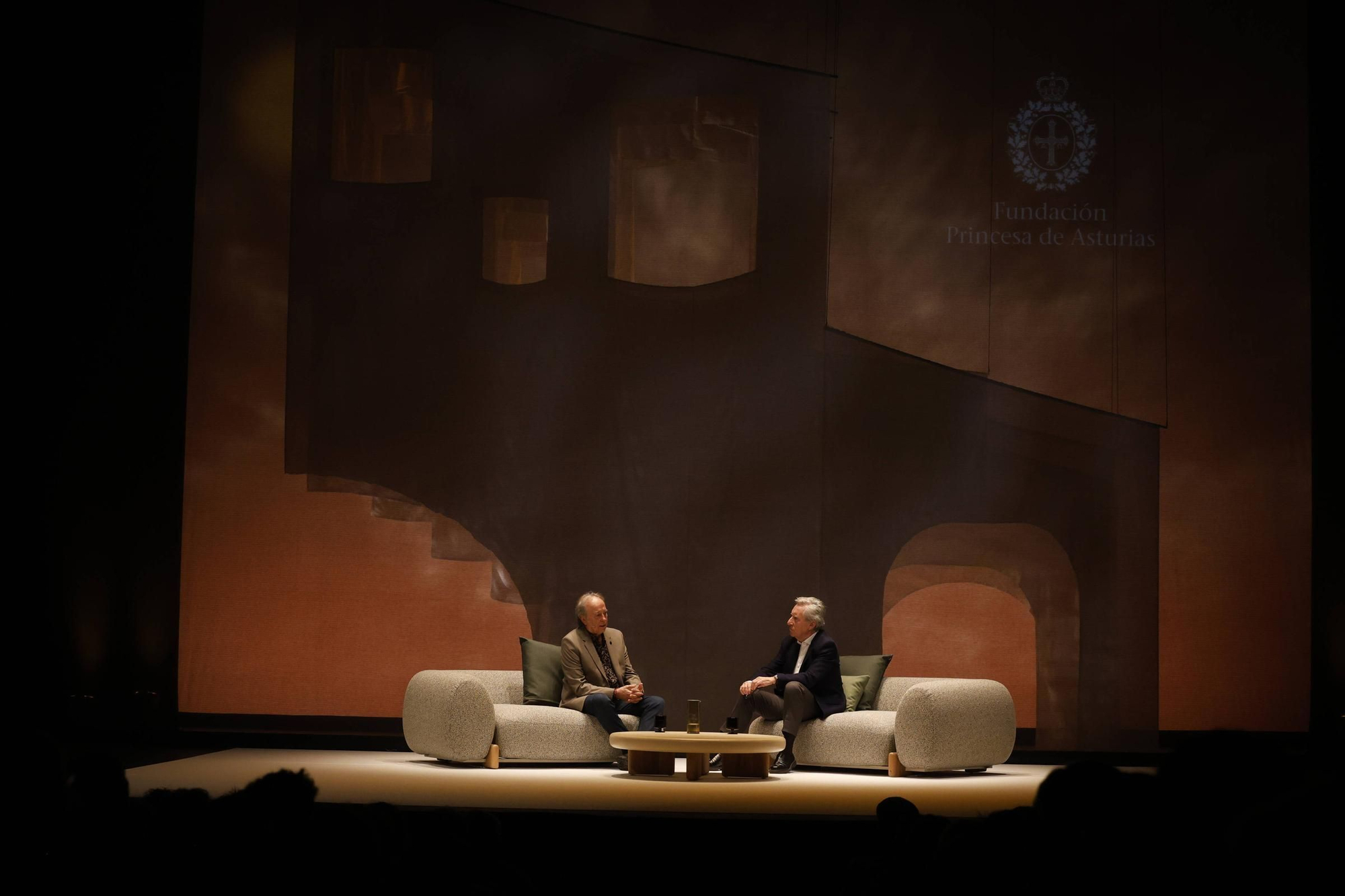 Así fue el encuentro entre Serrat e Iñaki Gabilondo en Gijón.