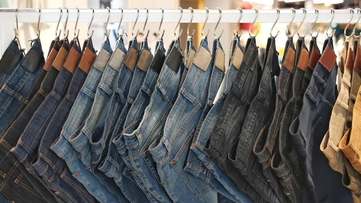 Trucos y consejos para eliminar los malos olores en la ropa con