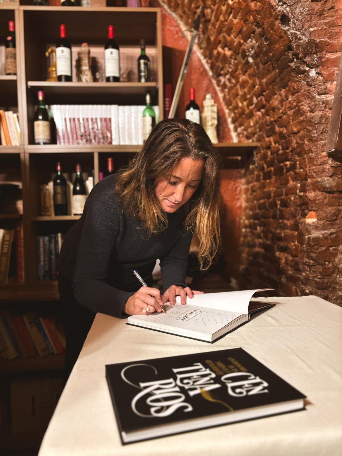 Beatriz Garaizábal en la presentación del libro 'Centenarios'.