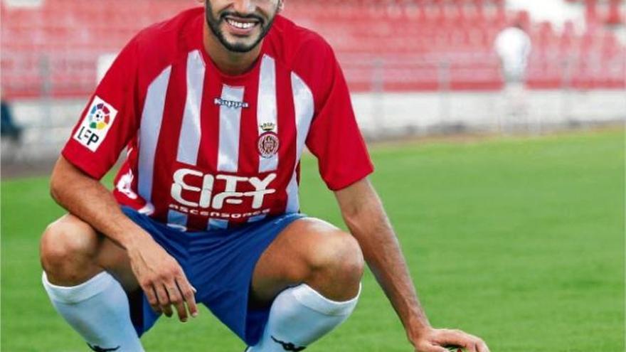 Javi Álamo es va vestir ahir per primera vegada amb els colors del Girona al damunt de la gespa de l&#039;estadi de Montilivi.