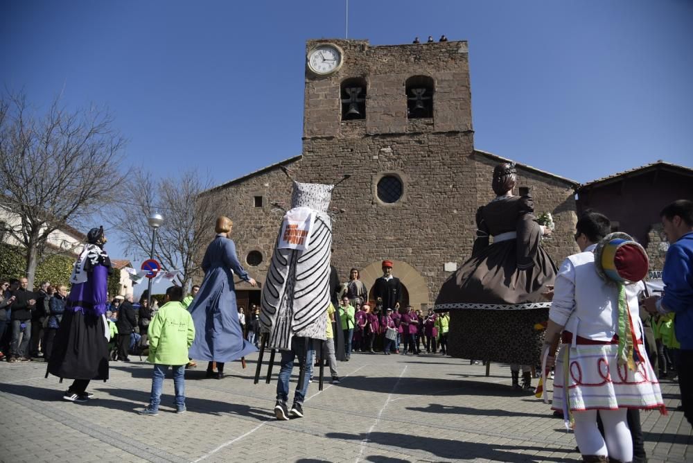 Balsareny rebutja amb cultura popular les accions