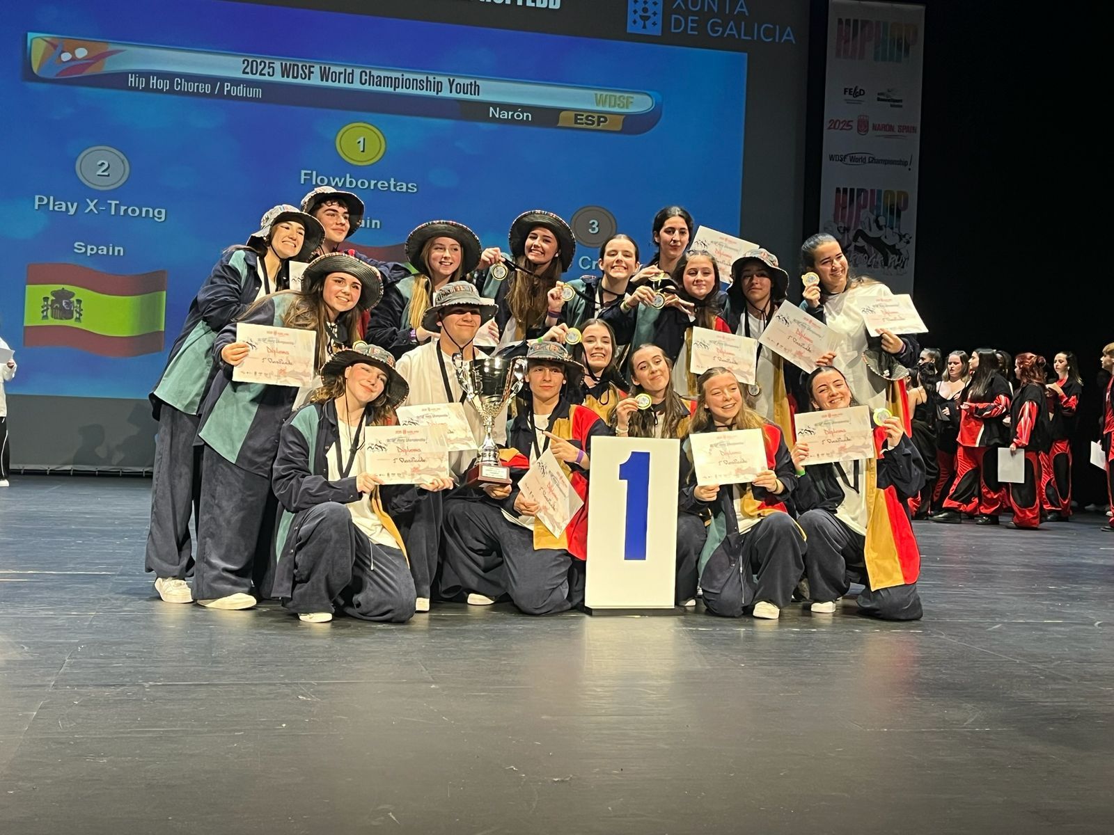 Los bailarines vigueses copan los podios del Mundial de hip-hop de Narón
