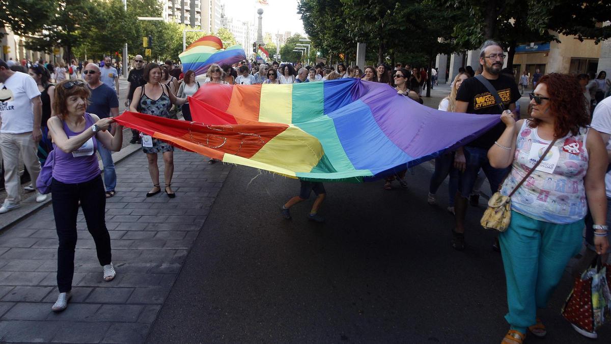 Manifestación a favor del colectivo LGTBI en Zaragoza