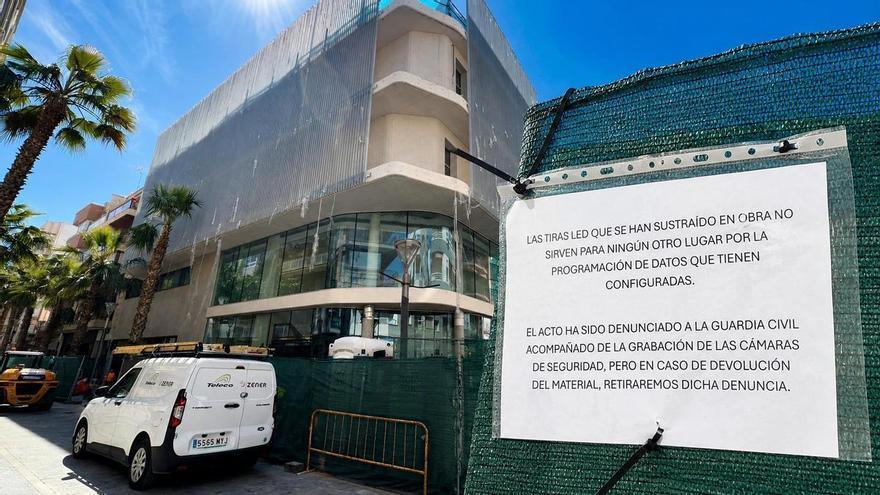  ladrón de las tiras de luces led de su nueva sede en Torrevieja con recompensa: retirará la denuncia si devuelve el material