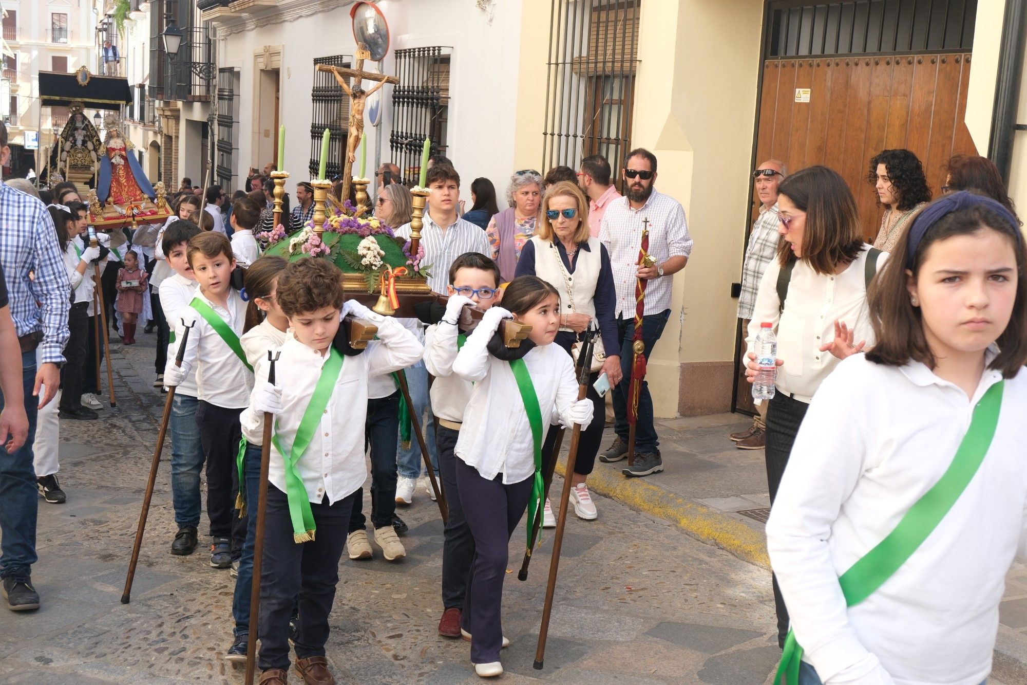 Concentración de tronos chicos en Antequera