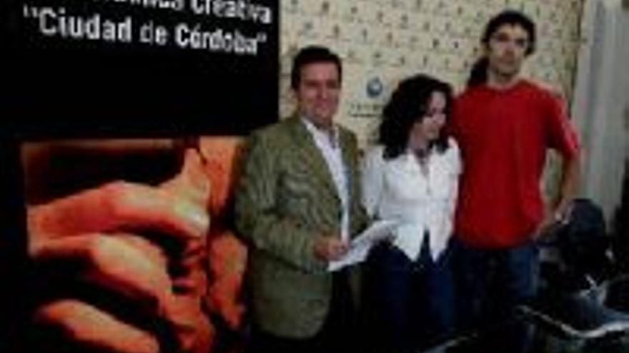 Artesanos exponen sus trabajos en la Feria de Cerámica Creativa